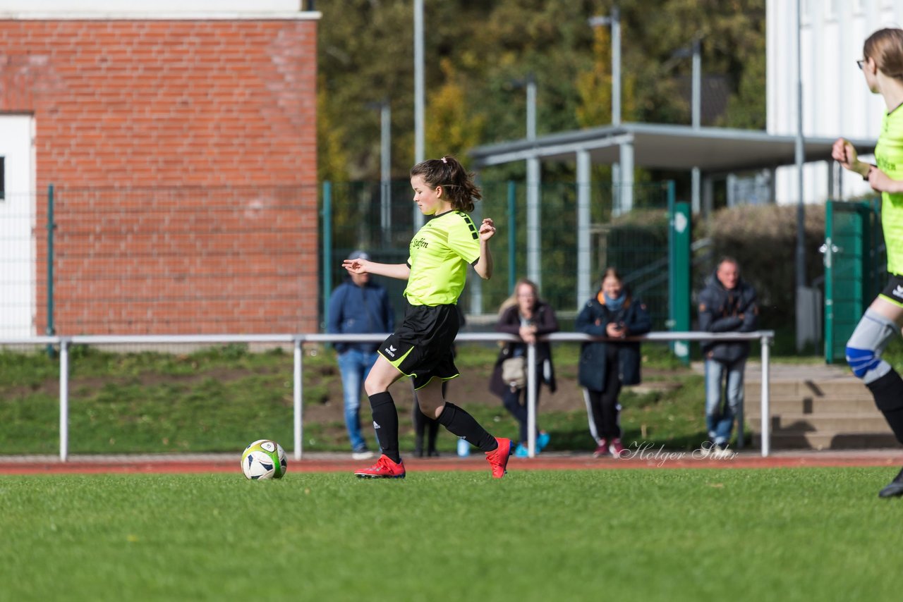 Bild 60 - B-Juniorinnen TSV Schoenberg - Holstein Kiel : Ergebnis: 0:23